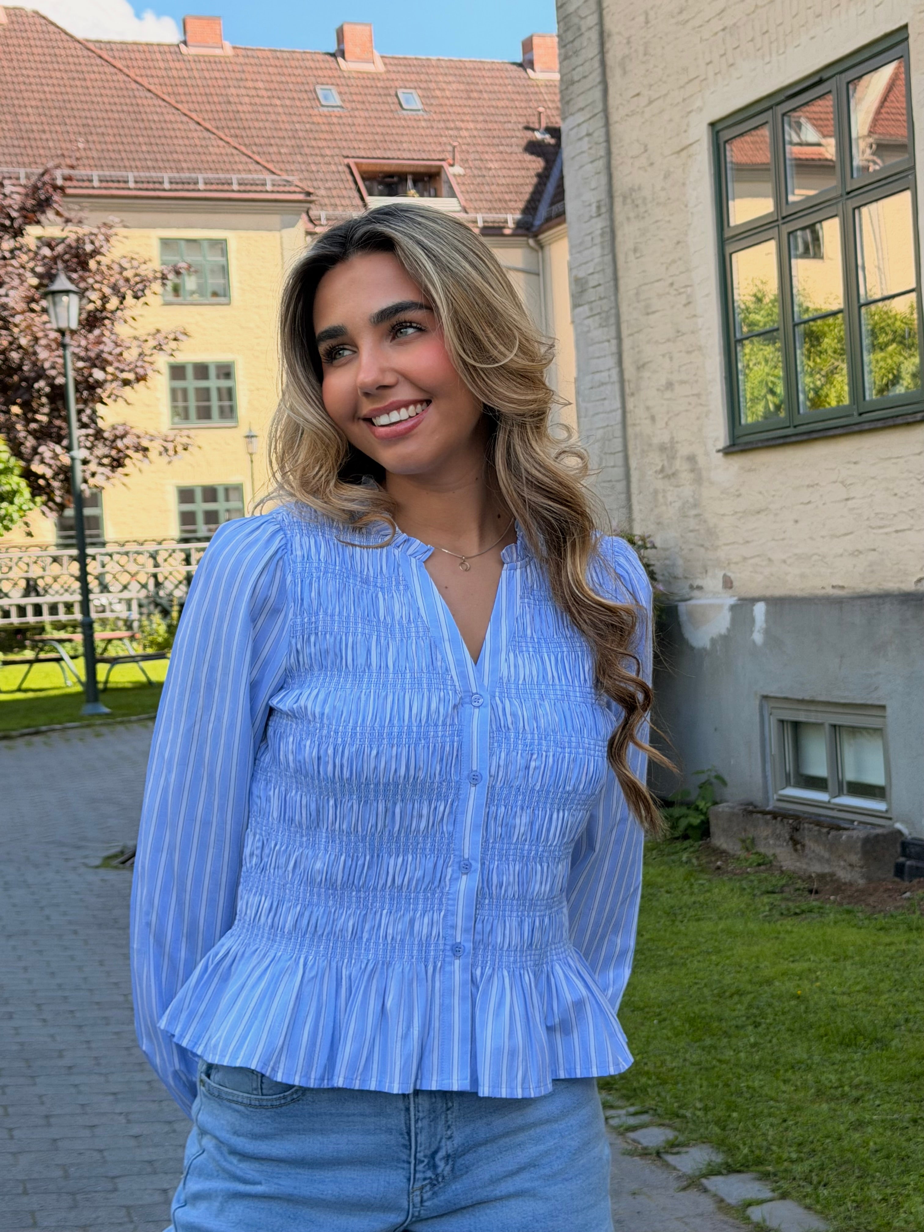 VMEMERY Top - Brunnera Blue